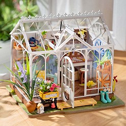 Modello auto-assemblato di casa da giardino