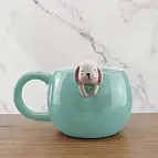 Un simpatico coniglietto fa capolino da questa tazza