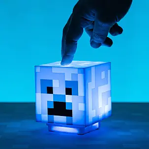 Lampada Minecraft a forma di Creeper carico