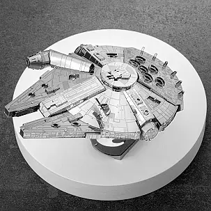 Kit di costruzione 3D Metal Earth: Star Wars Millennium Falcon