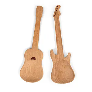 Cucchiai da cucina a forma di chitarra