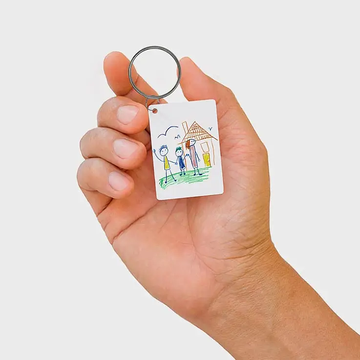 Kit per realizzare un portachiavi con un disegno per bambini