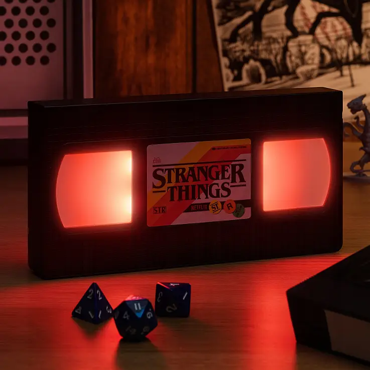 Lampada a forma di VHS di Stranger Things