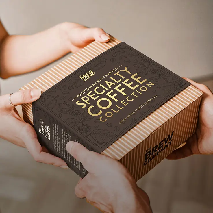 Una confezione regalo con sette specialità di caffè